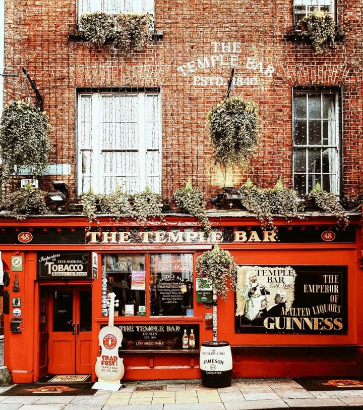 Irish bar