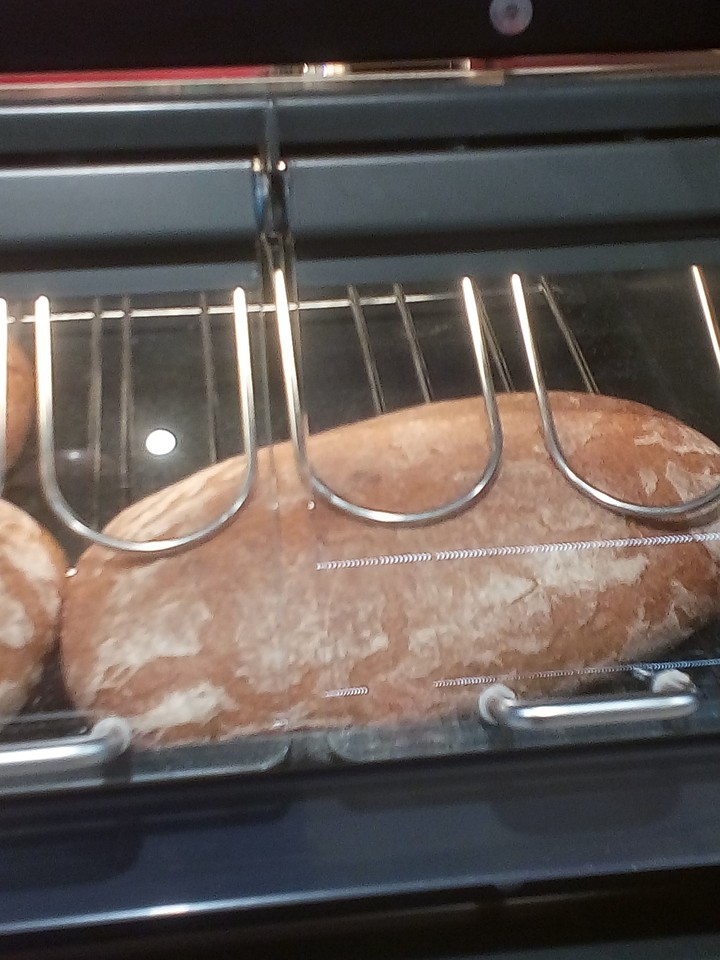 Das essen wir Deutsch en sehr ciel Schwartzbrot.