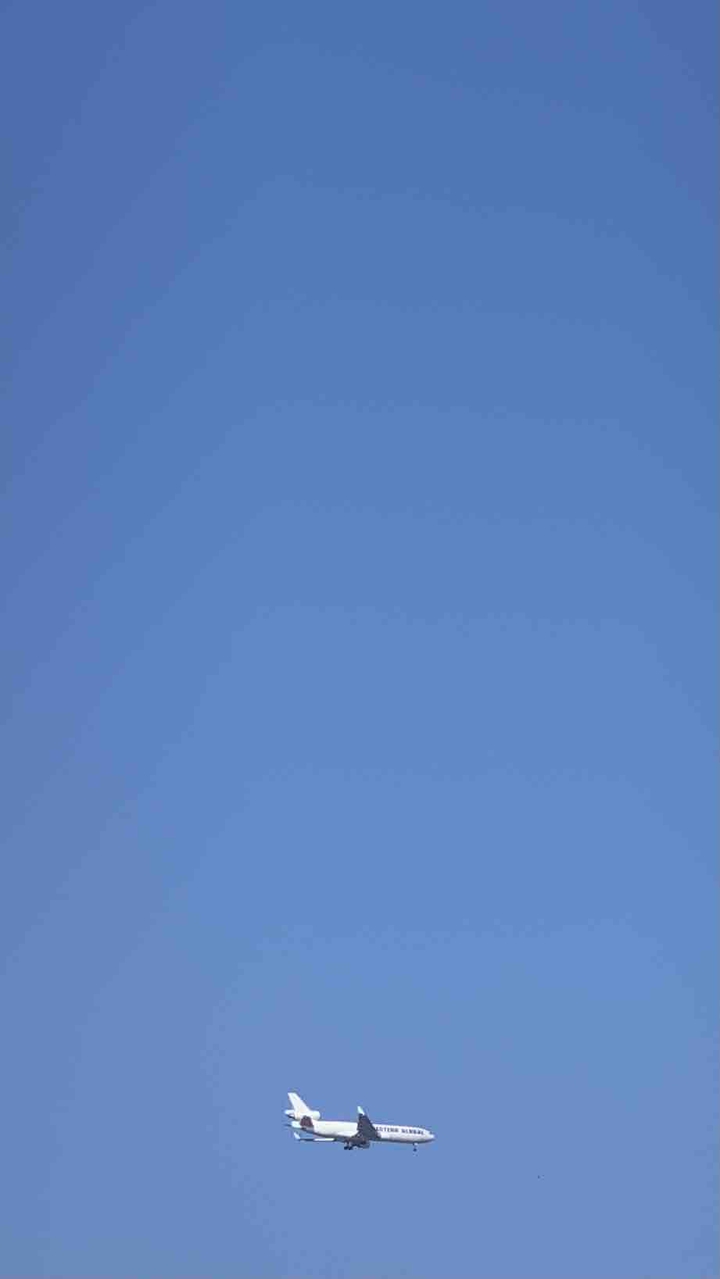 airplane hidden