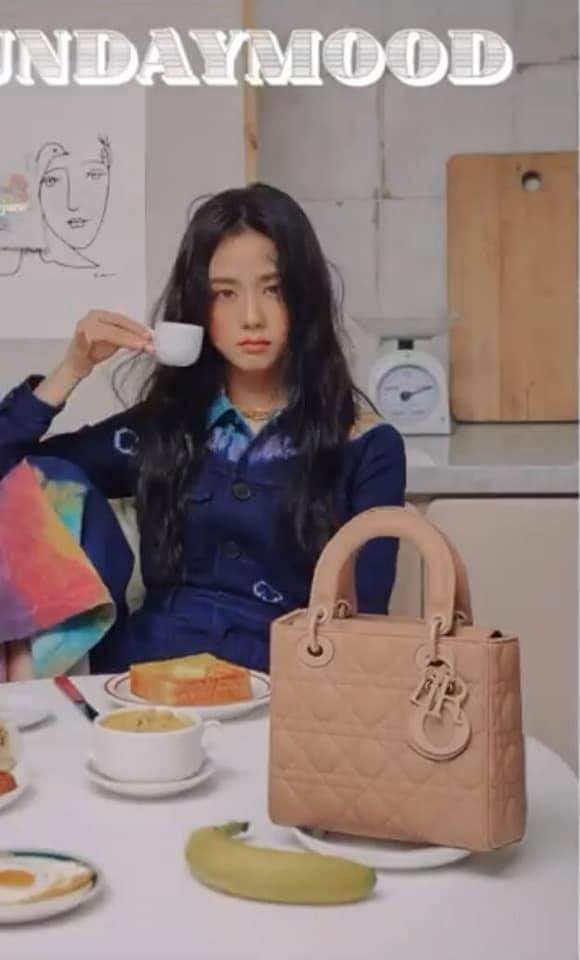 201120 Jisoo x Harper’s Bazaar Magazine (4)