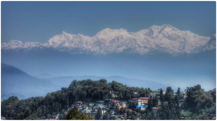 Darjeeling beneath the Himalayas