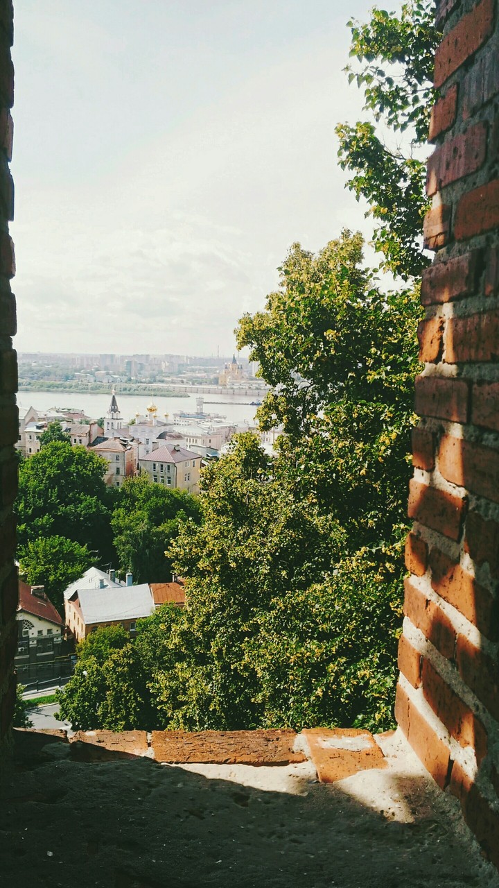 N.N.