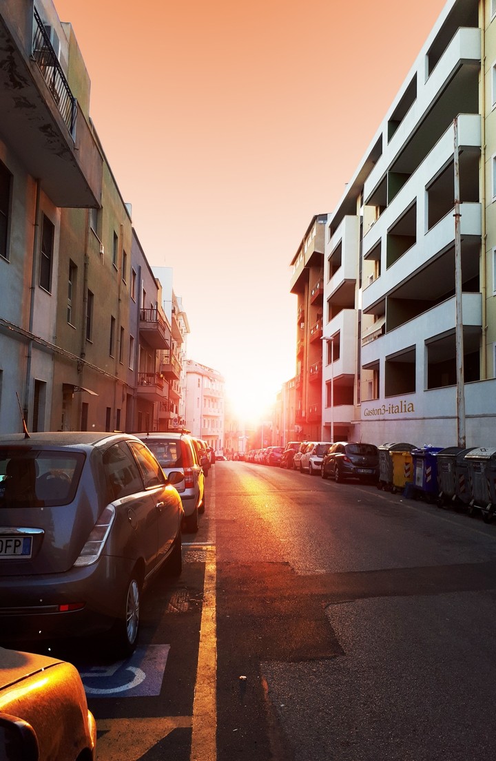 Sunrise in city HD