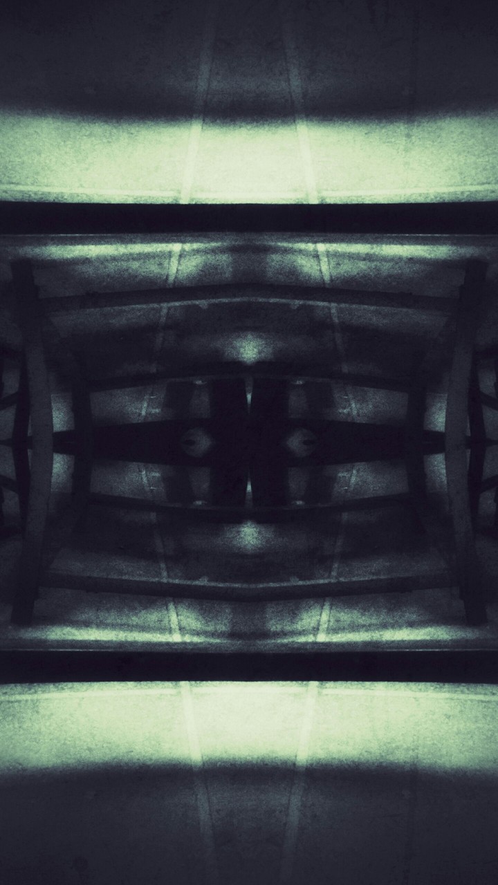 Symmetrical Grunge