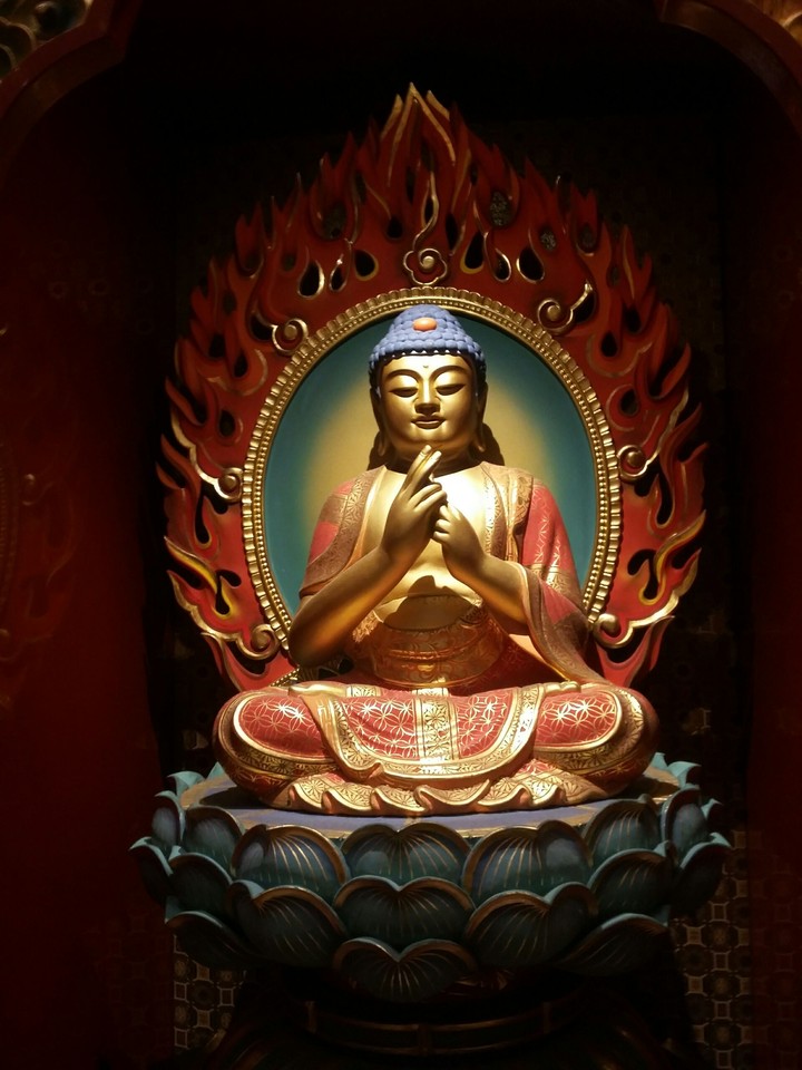 Statue of Gauthama Buddha