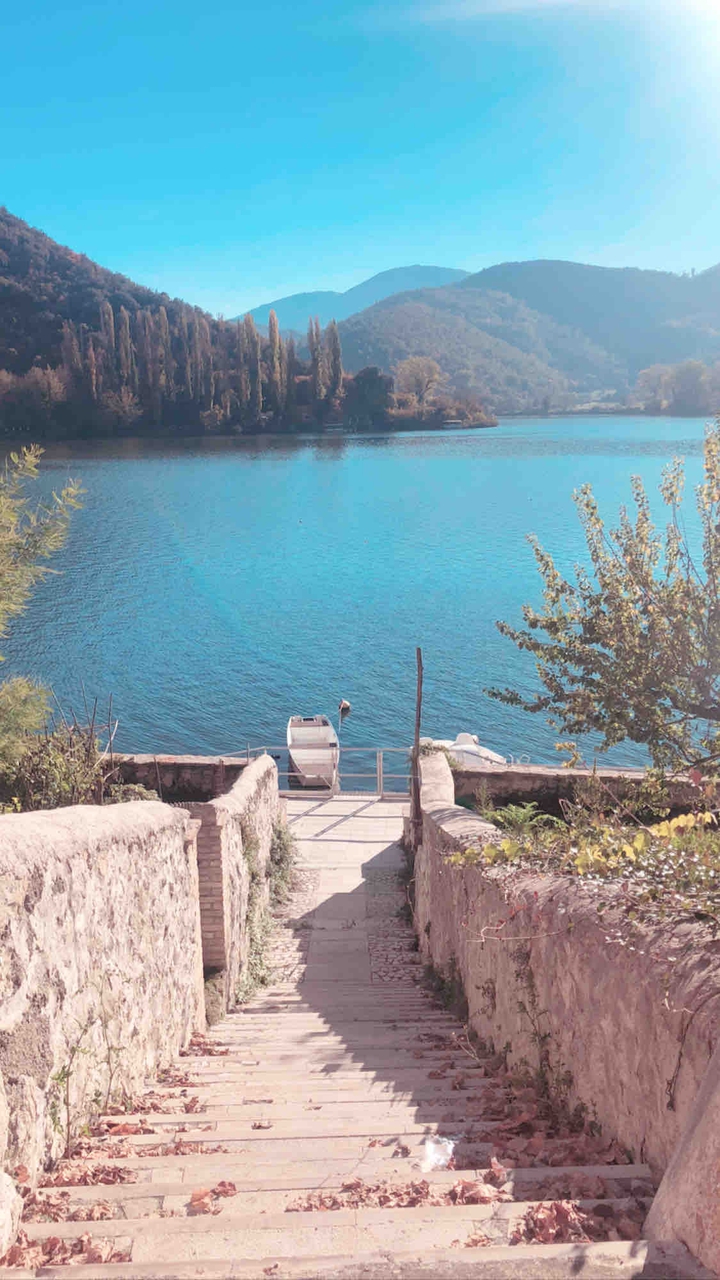 italy piedilugo lake