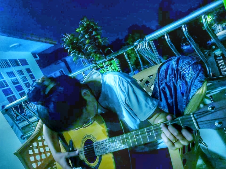 night guitar