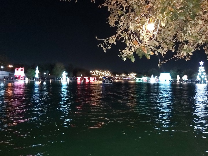 noche Santa Lucía Monterrey México