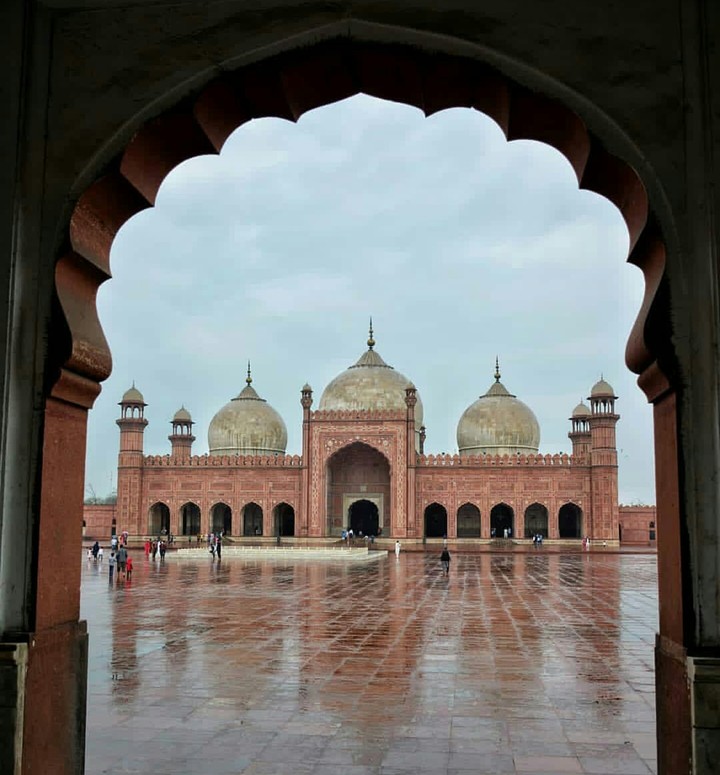 badshahi mosque