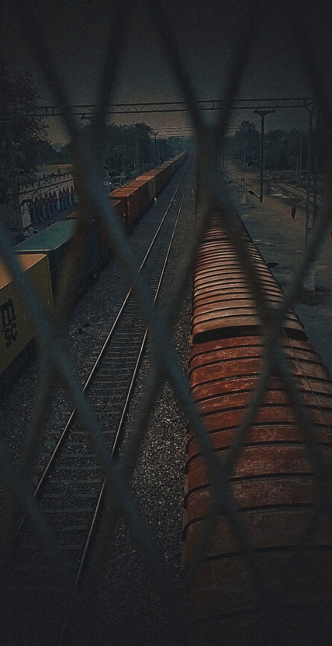 2 Trains