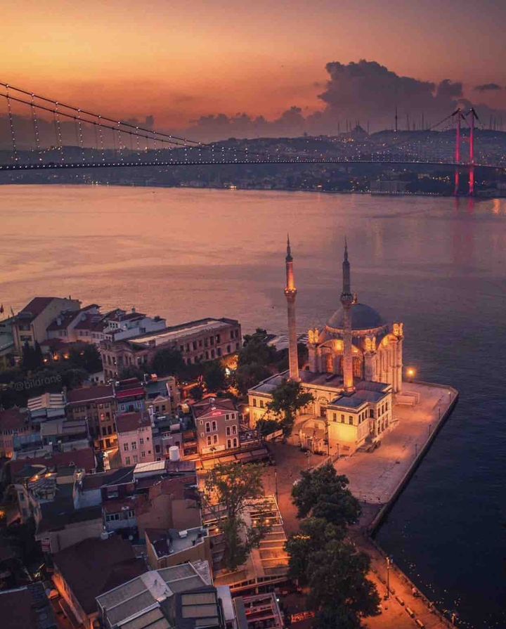 Ortaköy Camii