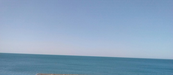 море
