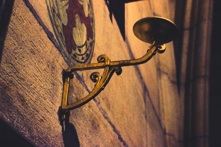 Candle holder