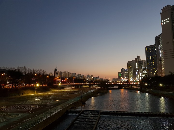 city_glow