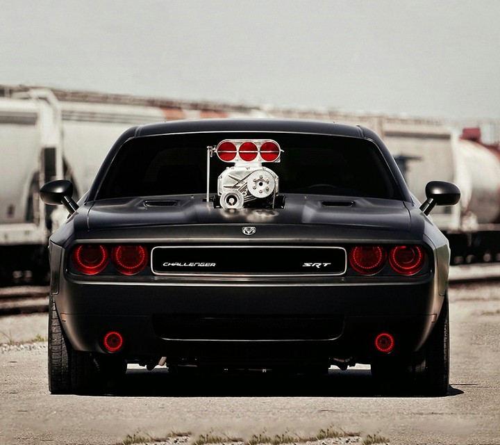 RED CAR
