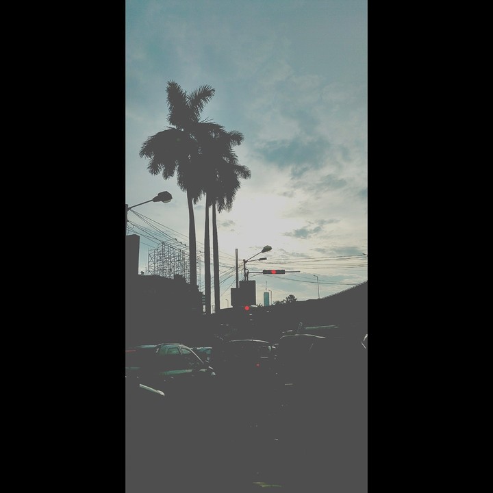 Busy roads with mesmerising sunlight.