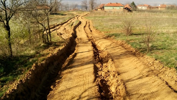 dirt road