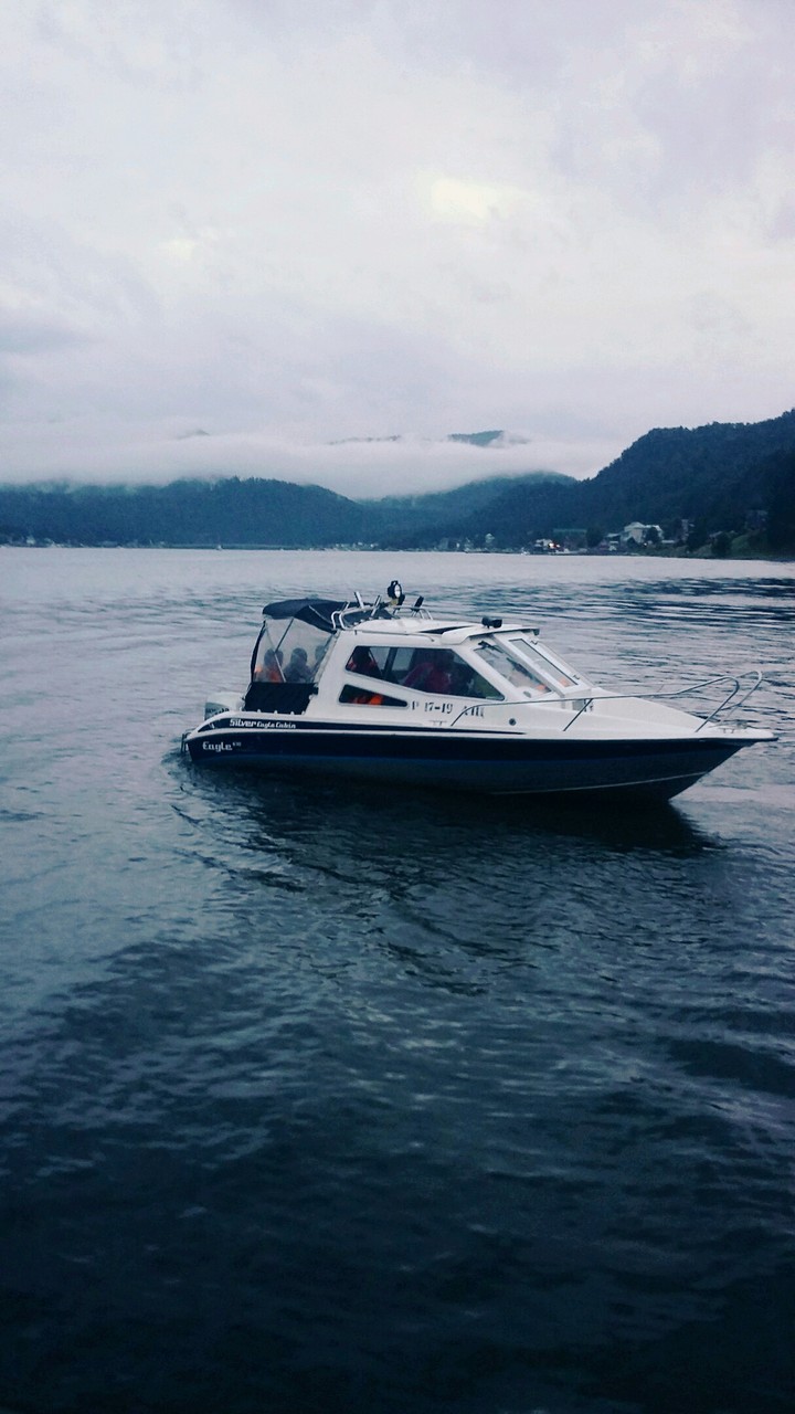 Teletskoye lake