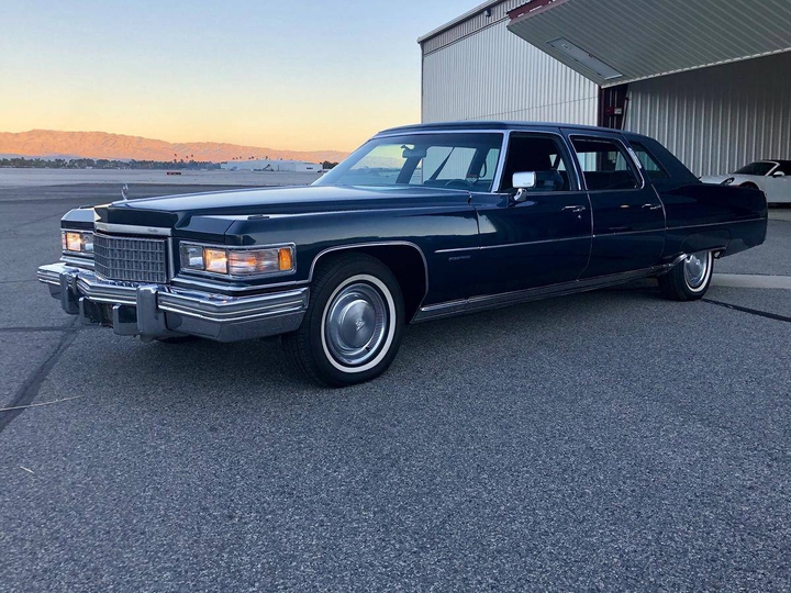 Fleetwood Brougham مدل سال 1976.