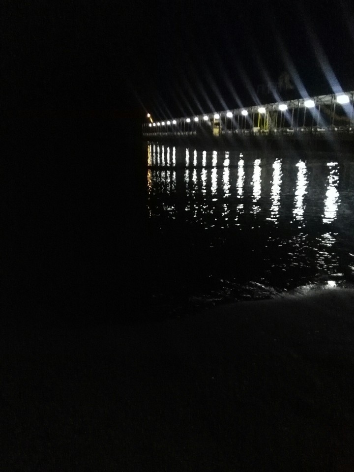 Ночь, море, романтика.