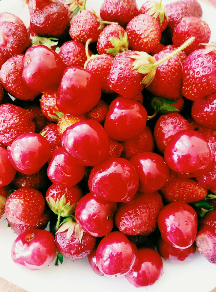 Red fruits