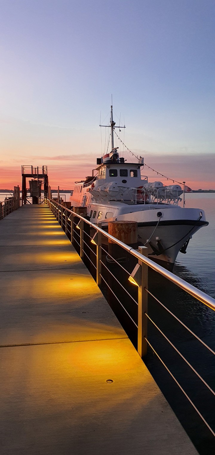 Boot im Sonnenuntergang