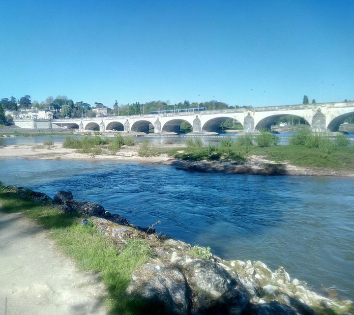 pont Wilson à Tours France
