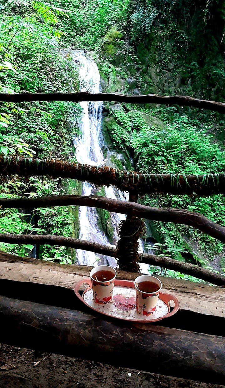 چایخانه آبشار