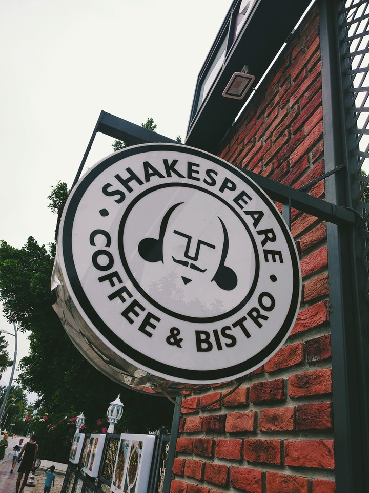 Shakespeare's cafe in Kemer