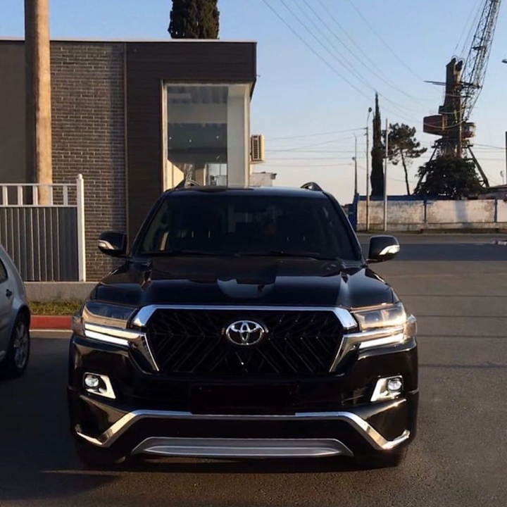 Toyota land cruiser v8