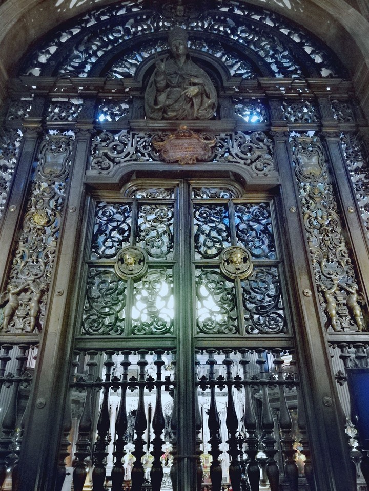 Cosimo Fanzago, brass gate (1665)