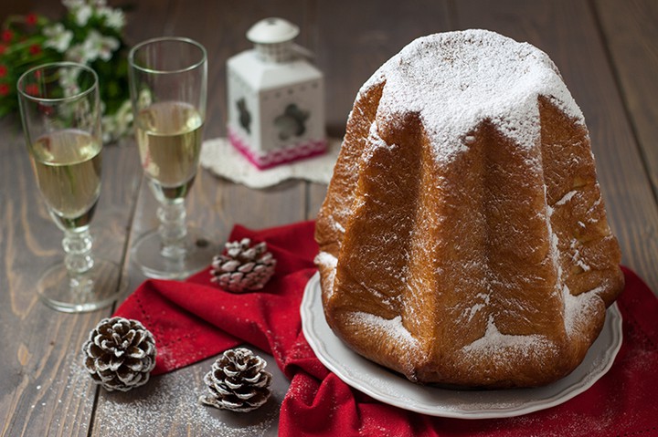CHRISTMAS WITH PANDORO