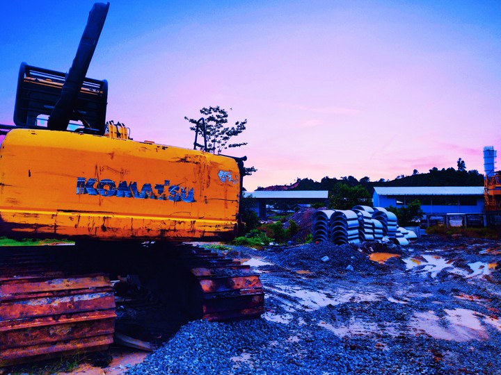KOMATSU