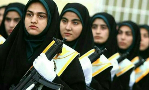 دختران سربازی در ایران. در اینده ای نزدیک