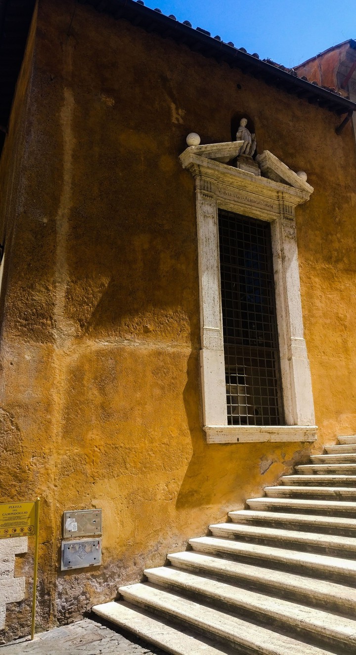 somewhere in Rome. Loved the colors!