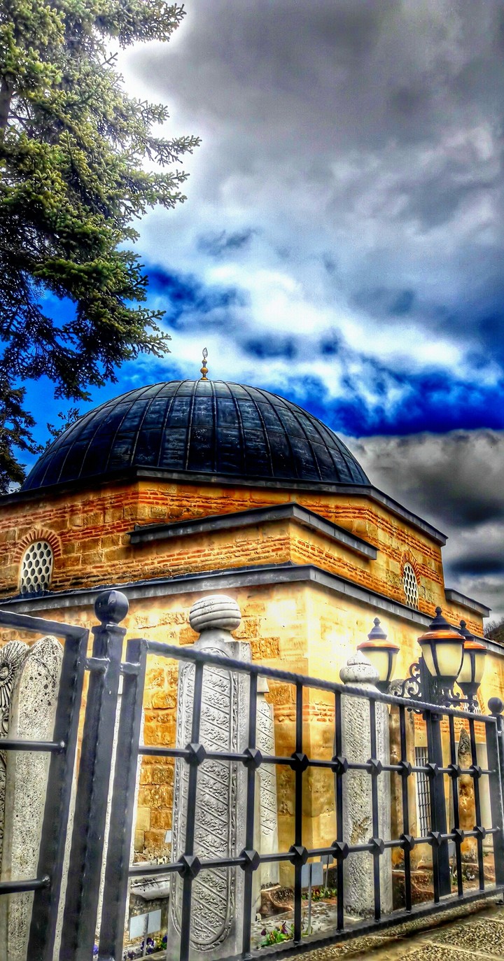 HZ PİR CAMİİ