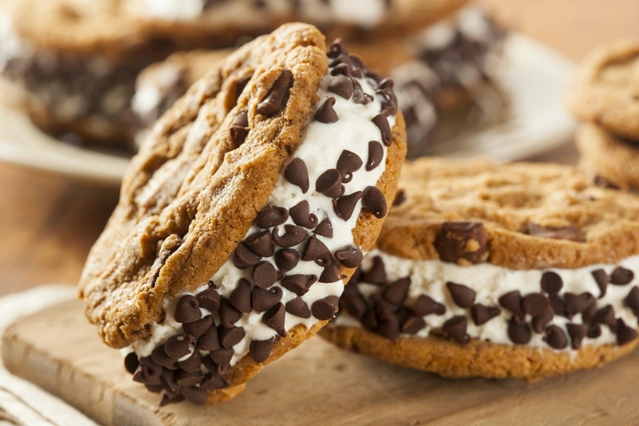 my favorite chocolate chip cookie sandwich