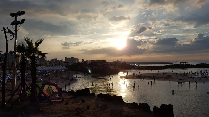 노을진 해변