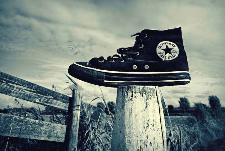 Monochrome Old School Converse Sneaks