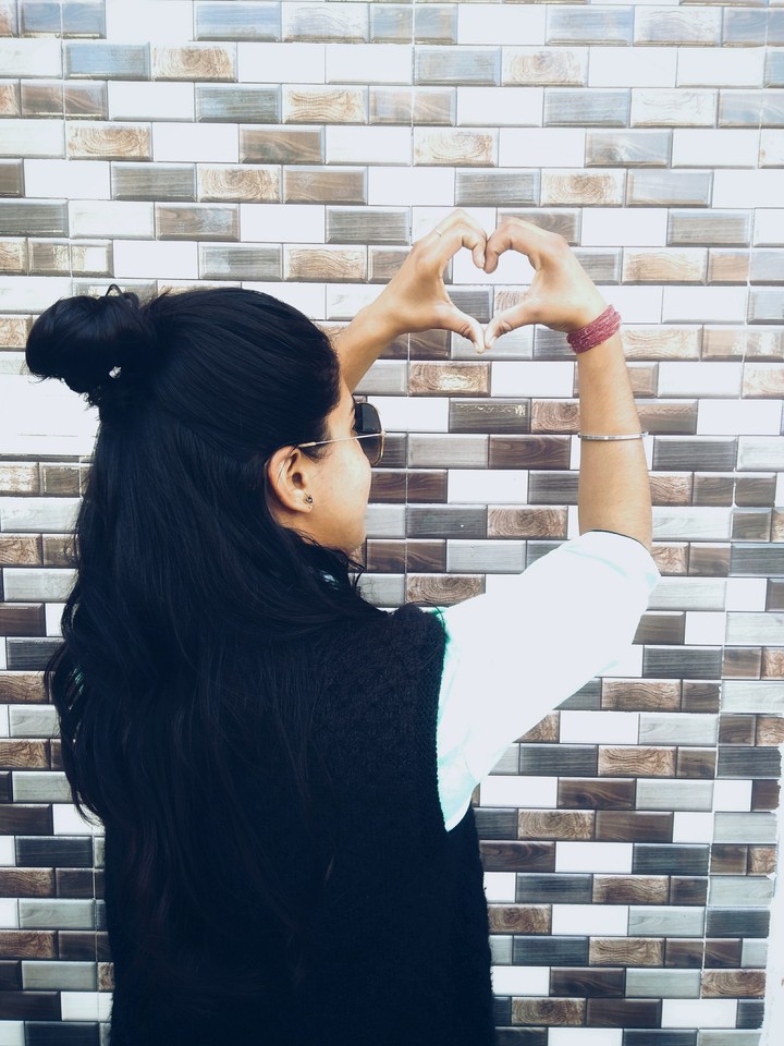 Love gestures
