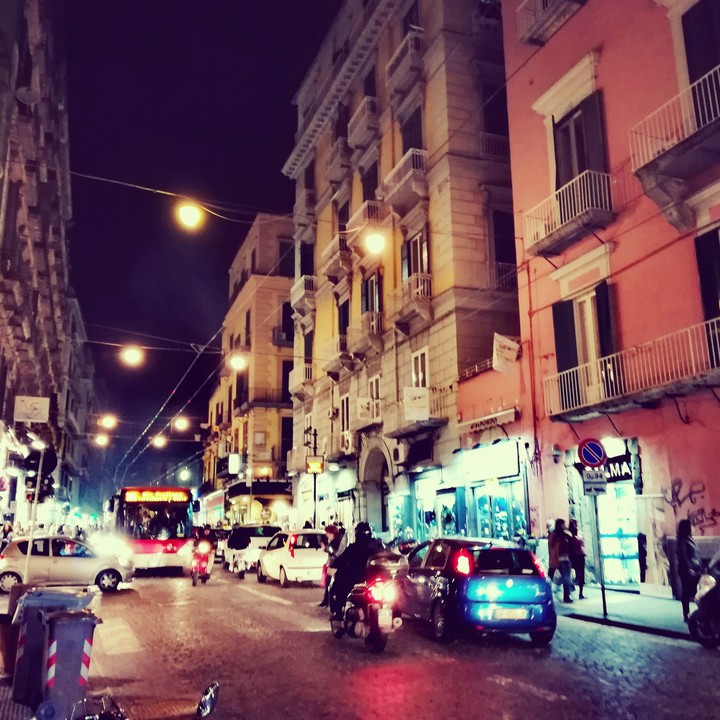 Napoli. Ore 19.34