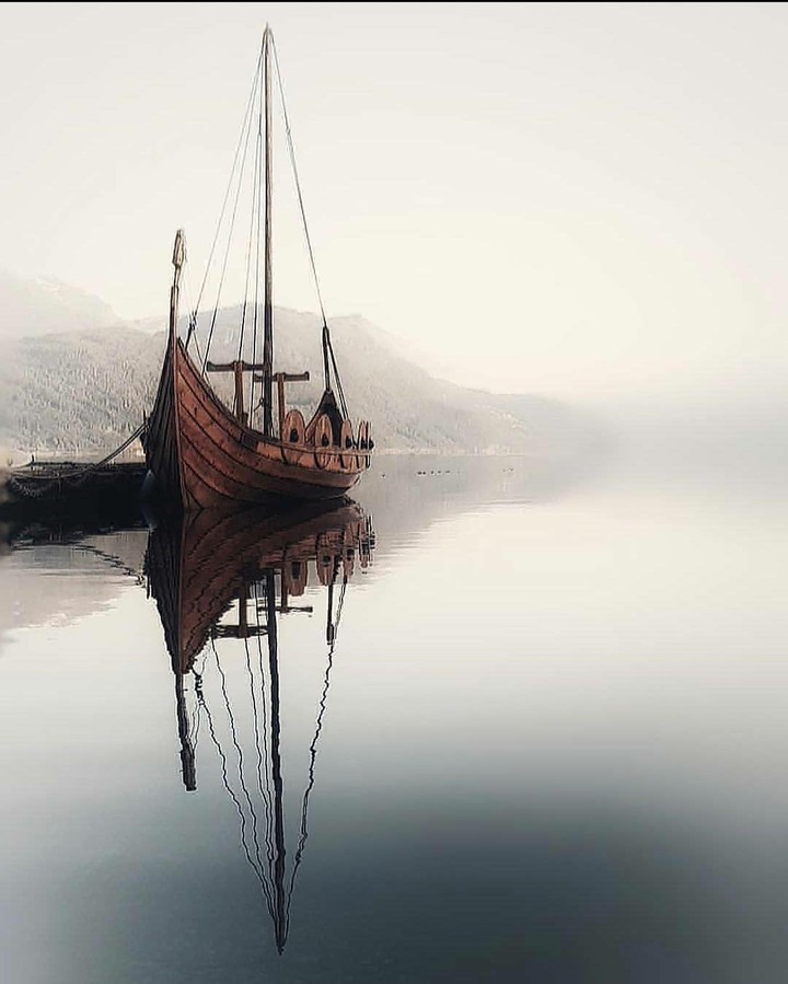 ⛵