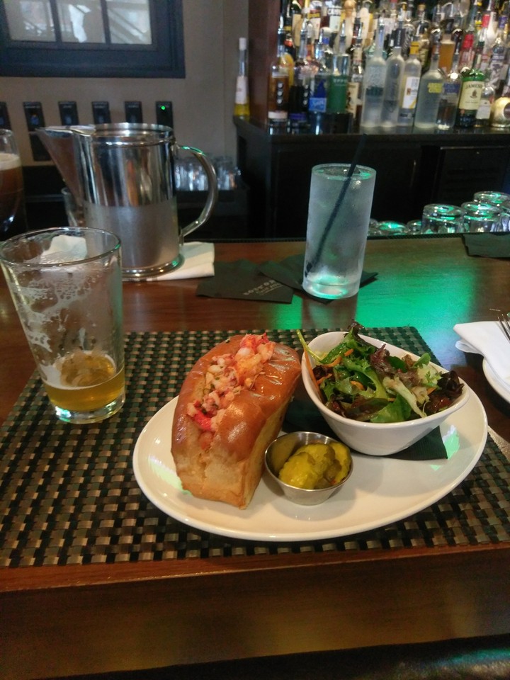 Boston lobstah rool