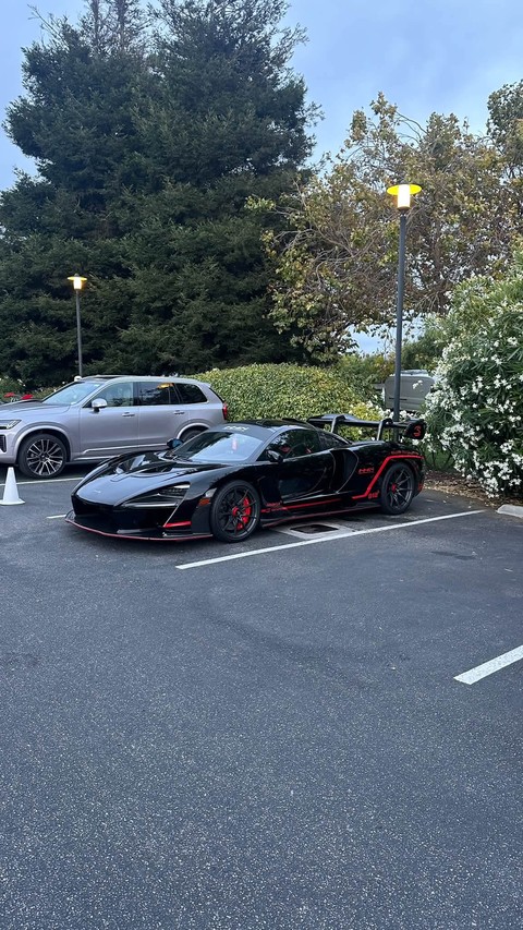 Land_vehicle, Car, Automotive_Exterior