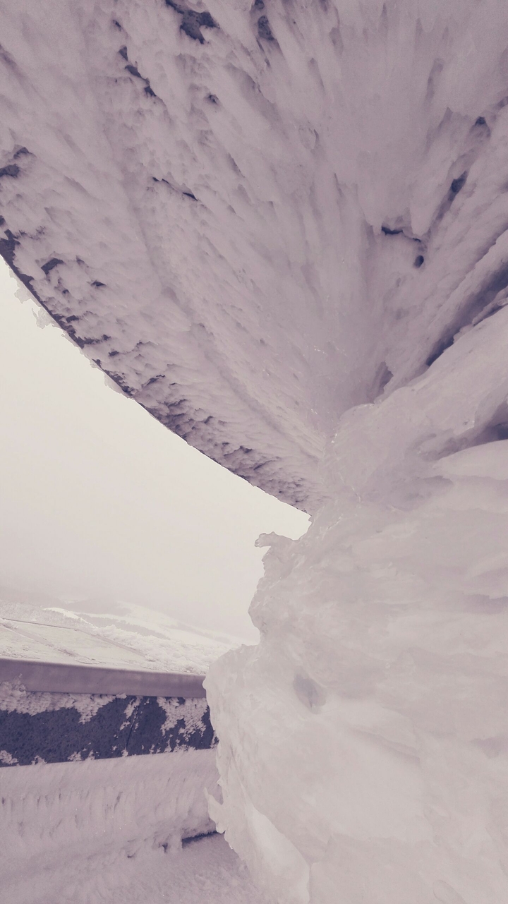 When snow and ice meet nostalgia