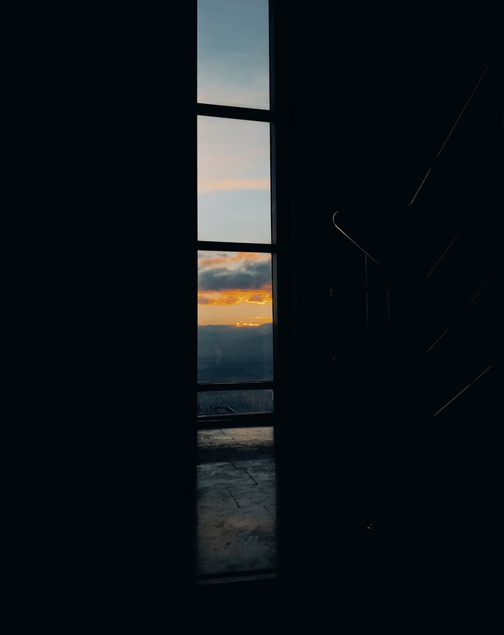 open the windows i want take breath 
