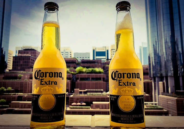 Corona Love