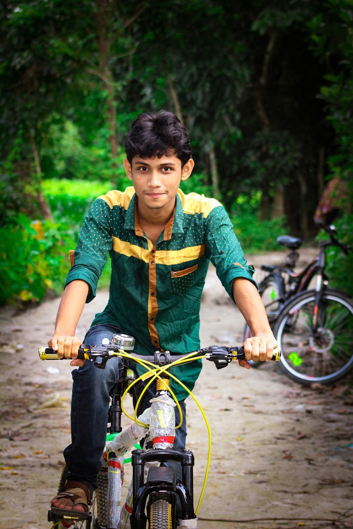 Raiding a cycle