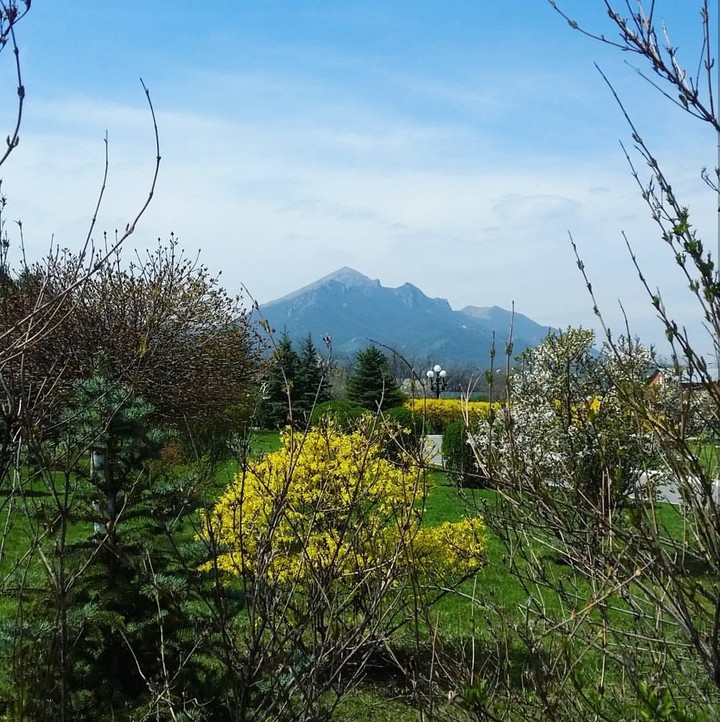 гора