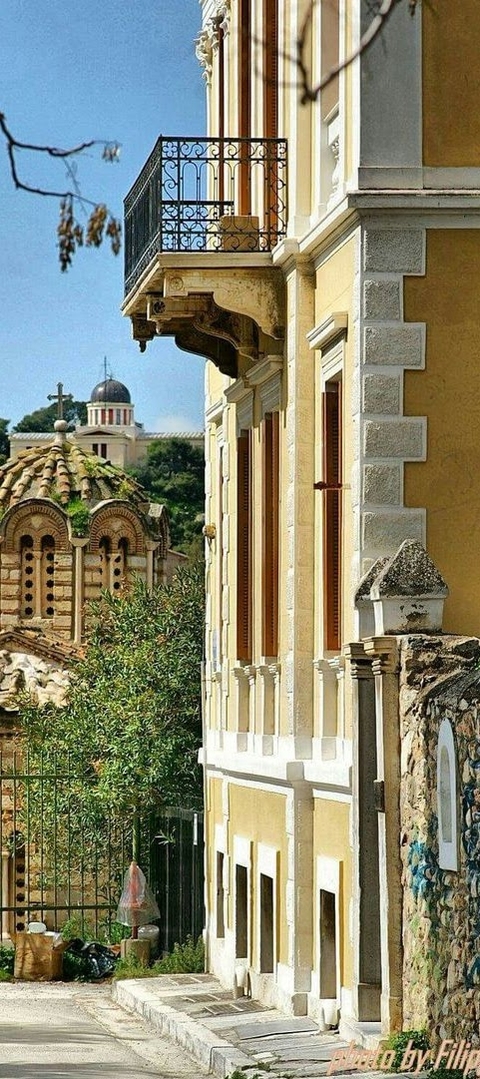 Tradition remains! (Plaka, Athens)
